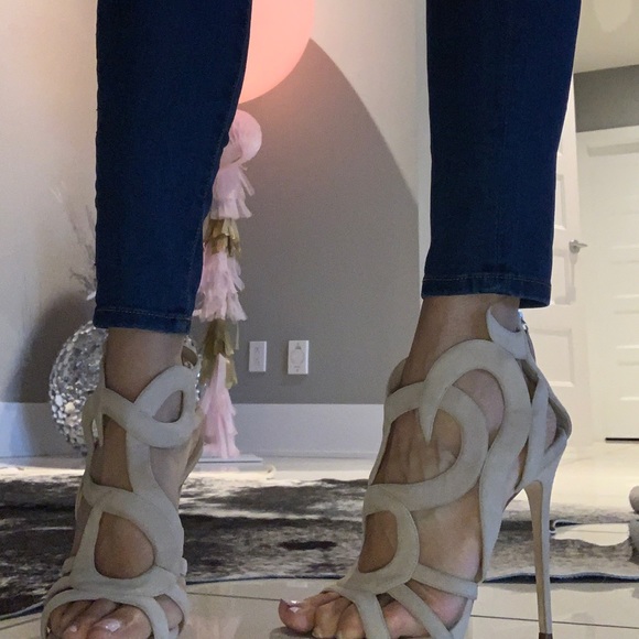 Giuseppe Zanotti nude suede sandals - Picture 7 of 8